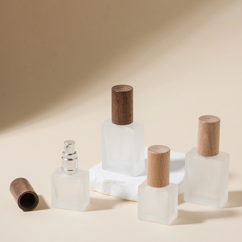 بطری اسپری عطر 10 میلی لیتری 15 میلی لیتری مربع شیشه ای با درب چوبی